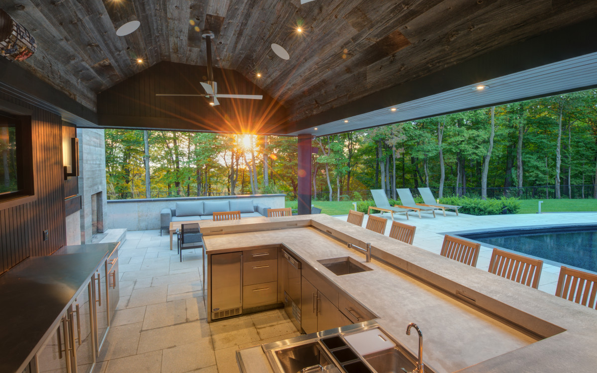 Delight Your Guests With a Beautifully Designed Outdoor Kitchen | The