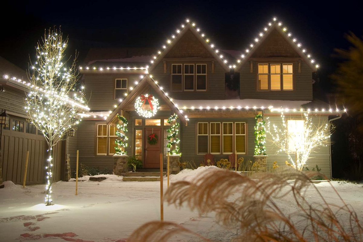 house with Christmas lights