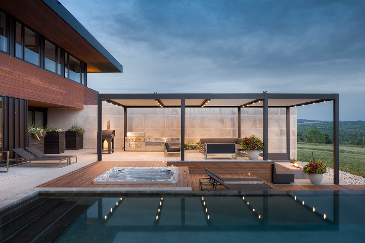 MNP-TLG-MANTELLA-072